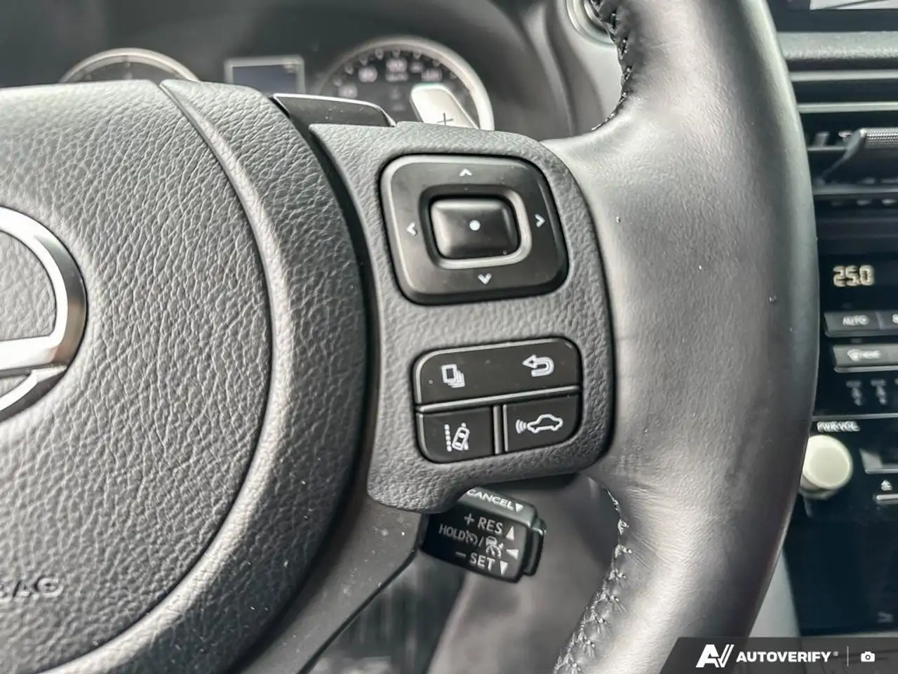 Lexus IS снимка Lexus IS
