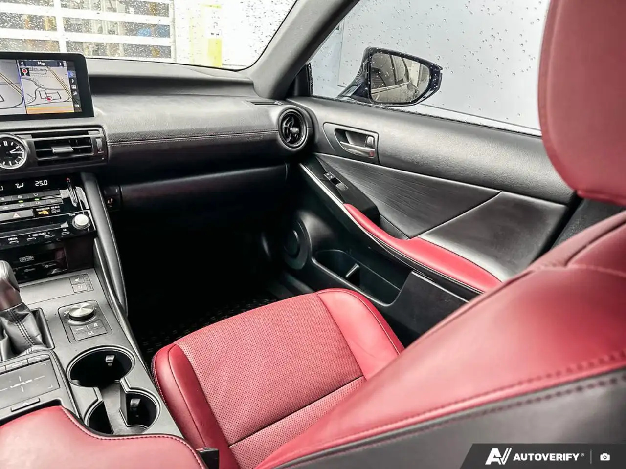 Lexus IS снимка Lexus IS
