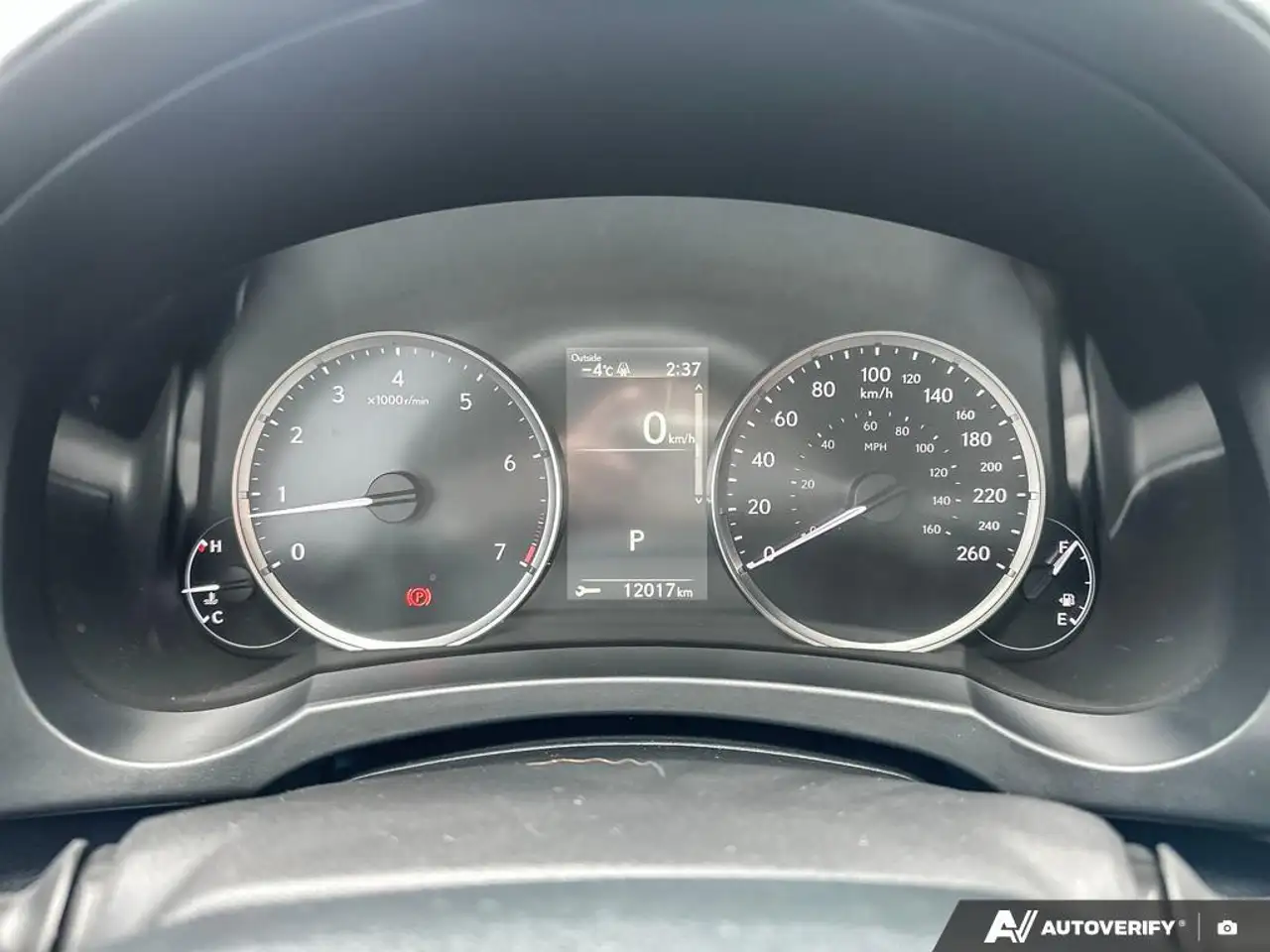Lexus IS снимка Lexus IS
