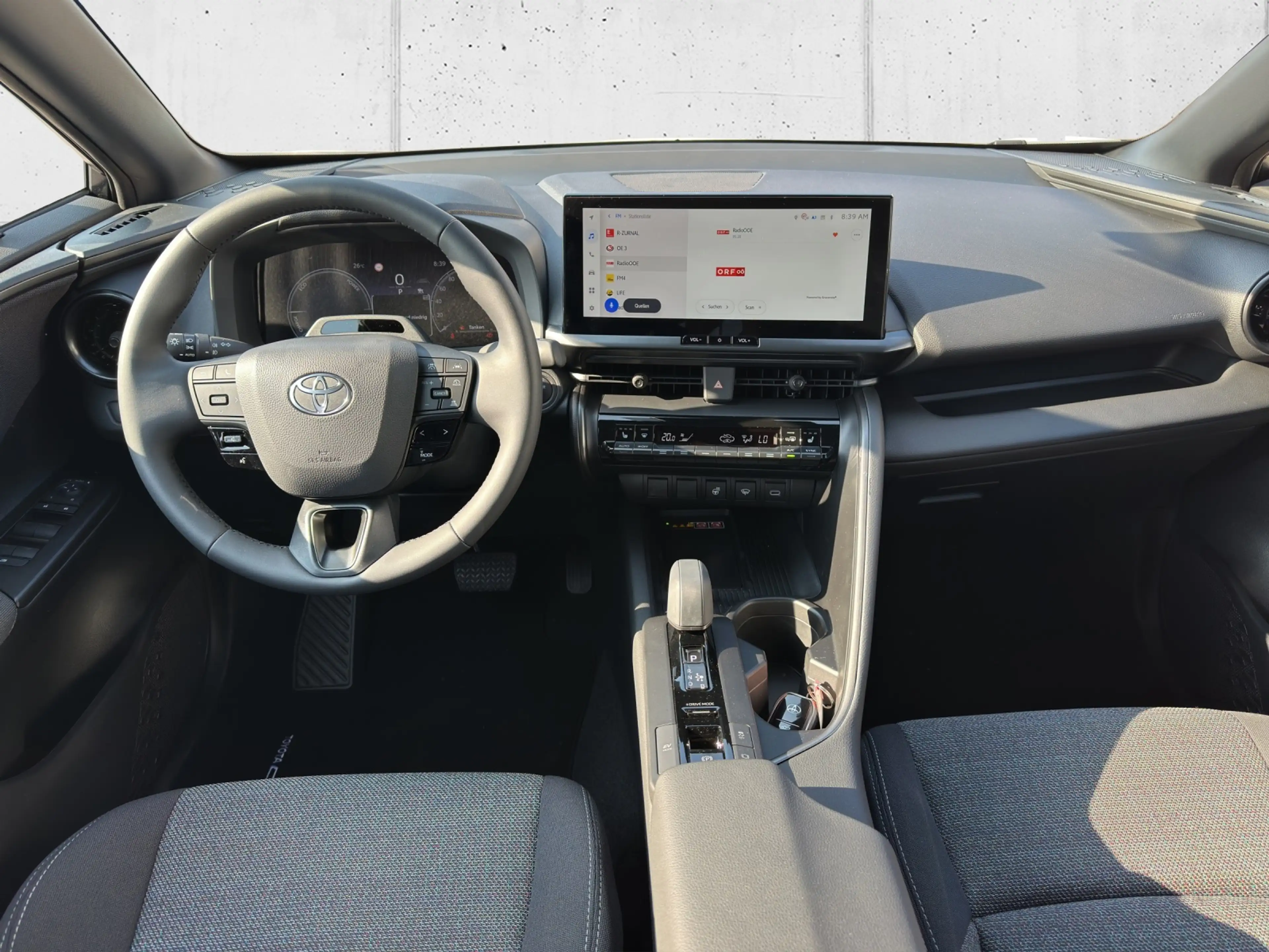 Toyota C-HR 2WD 1,8 VVT-i Hybrid Teamplayer TP 5t. — photo 5