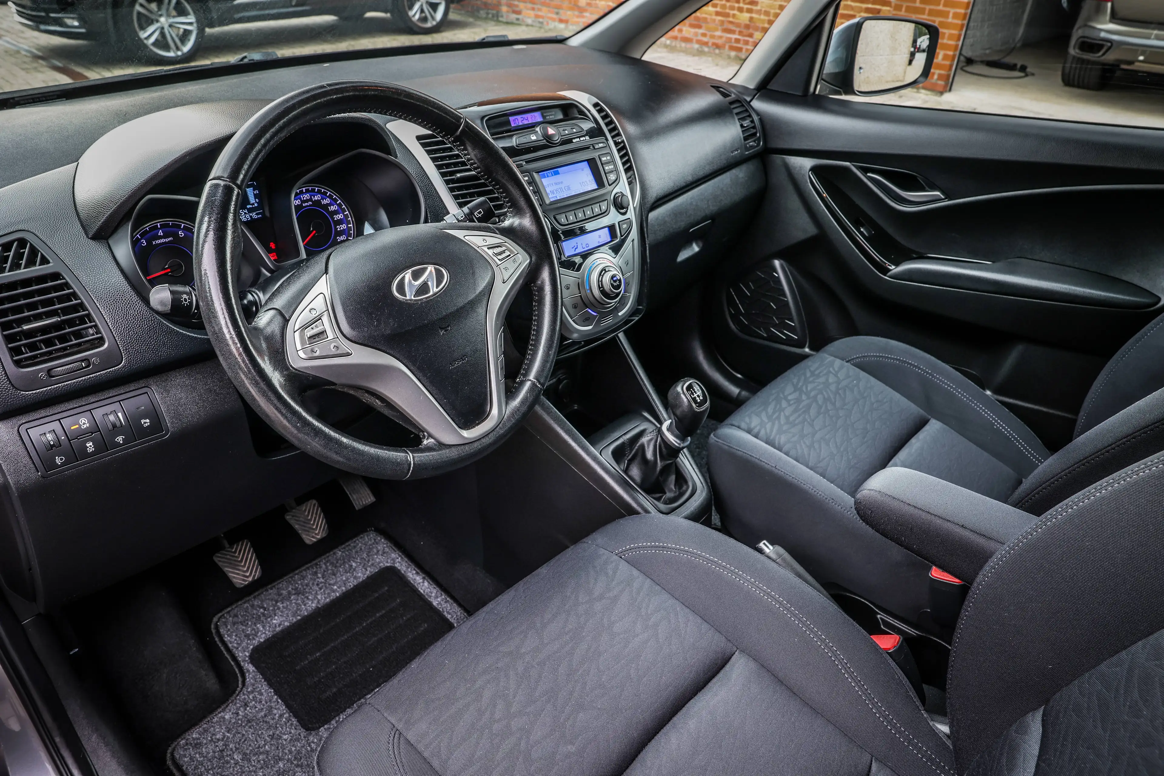Hyundai iX20 PARKEERSENSOREN-ACHTER*MULTIFUNCTIONEELSTUUR*RADIO*AIRCO* — photo 9