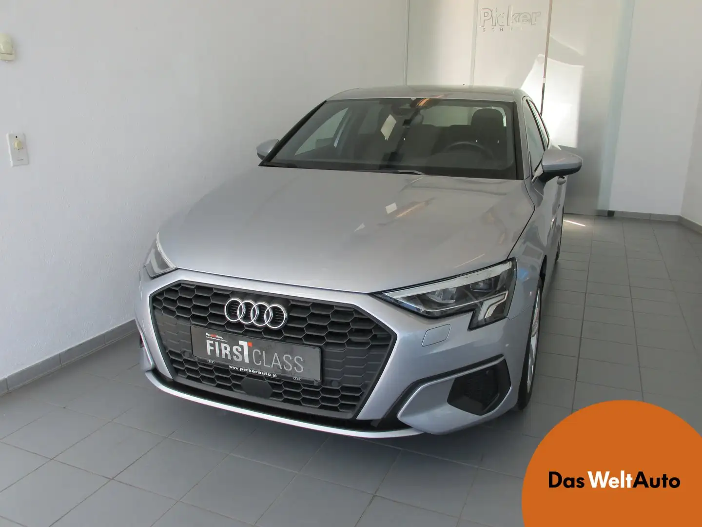 Audi A3 30 TDI intense Zilver - 1