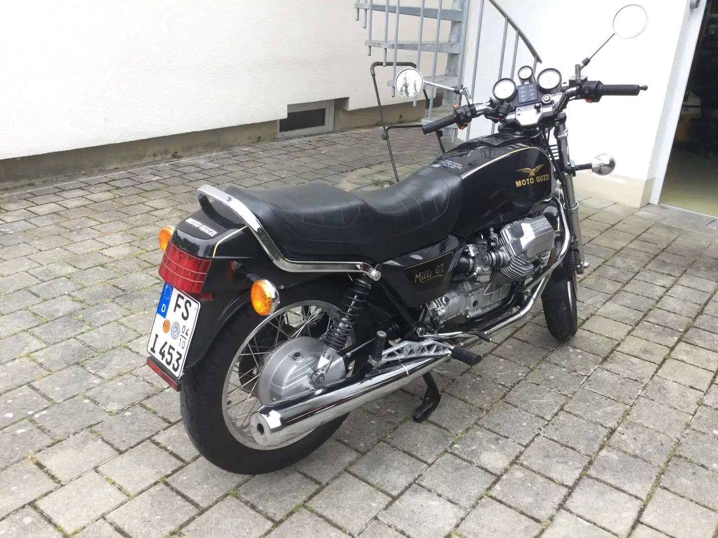 Moto Guzzi Mille GT Negro - 2
