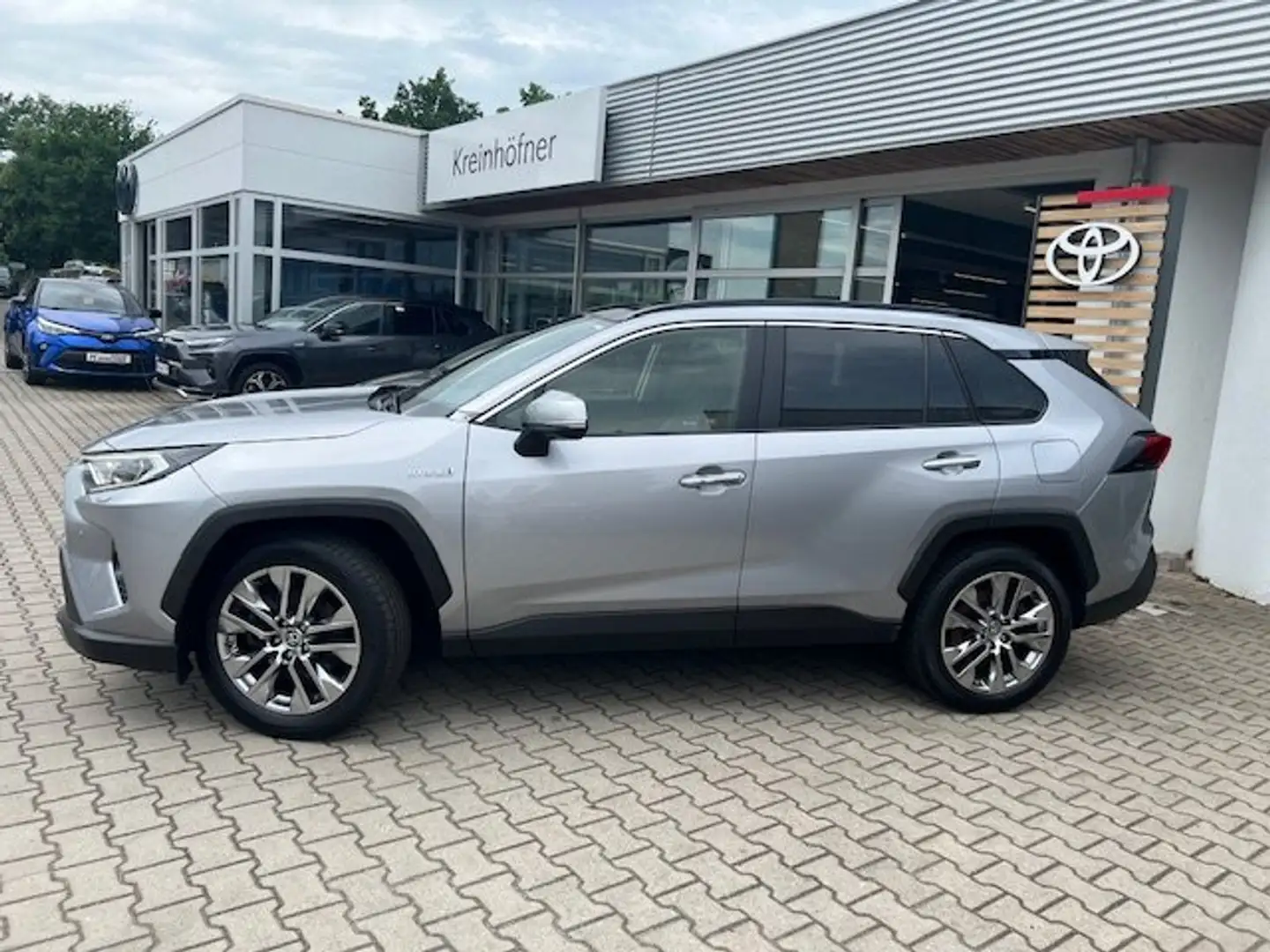 Toyota RAV 4 2.5 4x4 Hybrid Lounge *Panorama* Silber - 2
