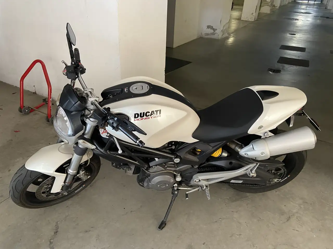 Ducati Monster 696