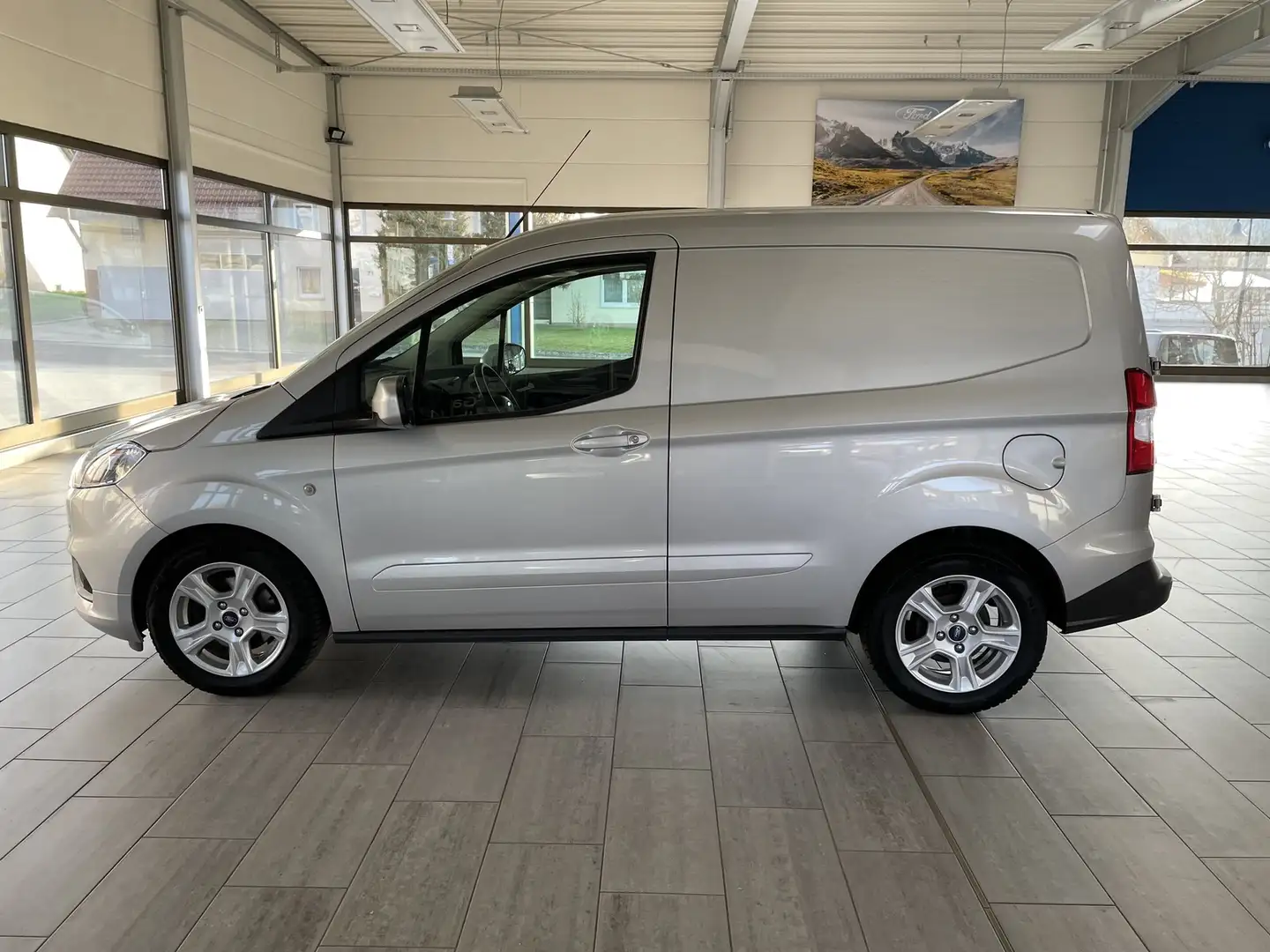 Ford Transit Courier Limited Silber - 2