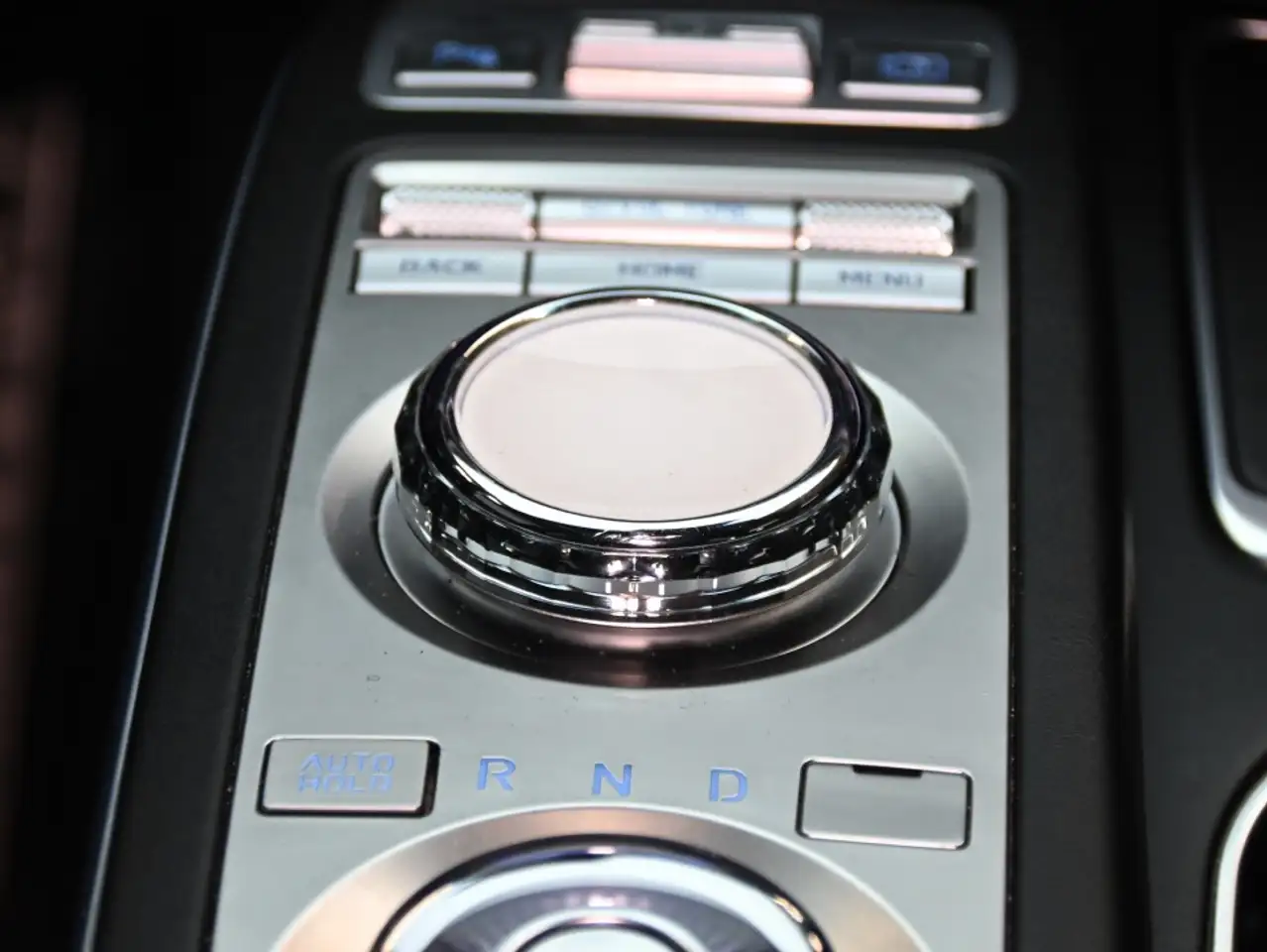 Genesis GV70 снимка Genesis GV70