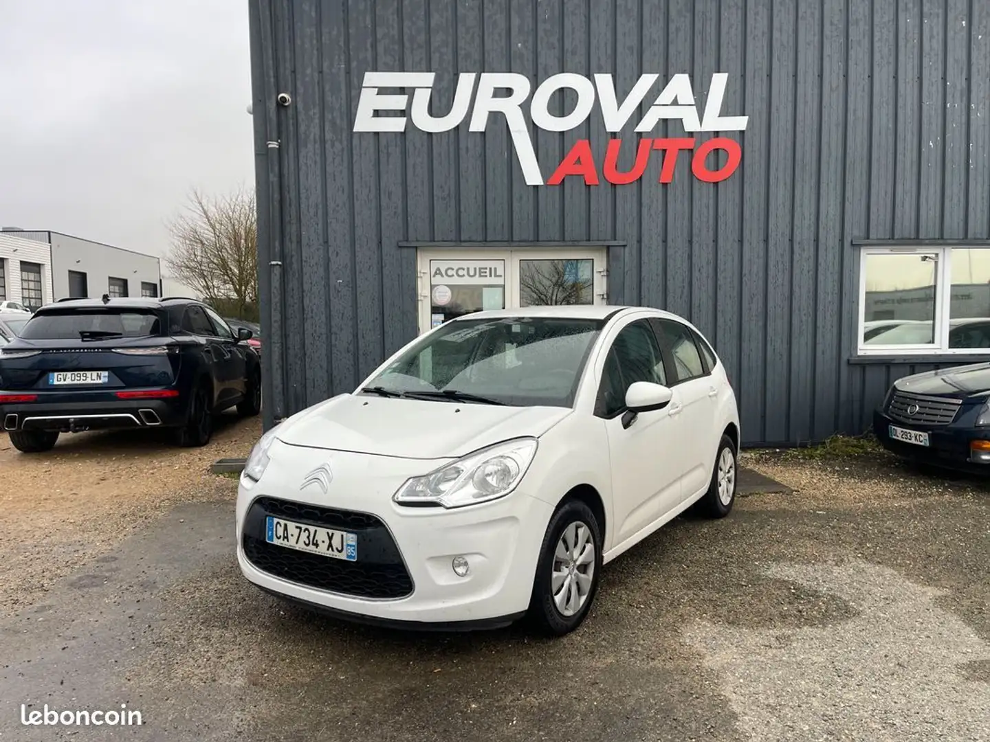 Citroen C3 1.4 vti 95ch confort bmp5 Weiß - 1