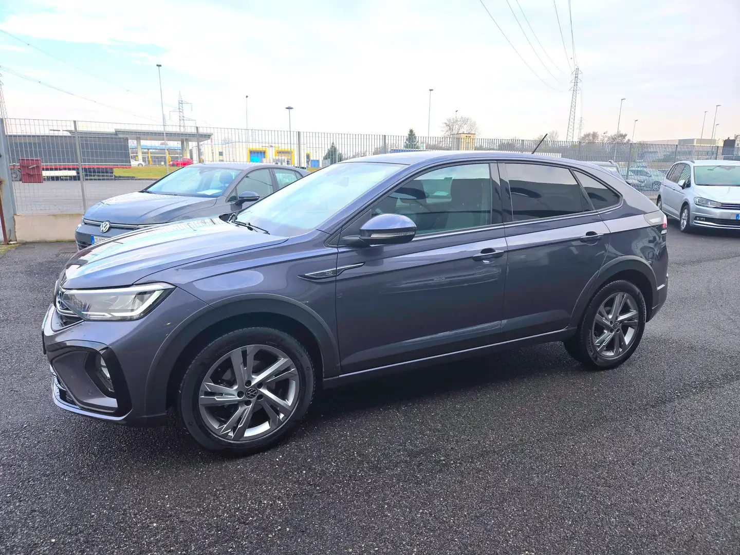 Volkswagen Taigo Taigo 1.0 tsi R-Line 110cv dsg Grigio - 2