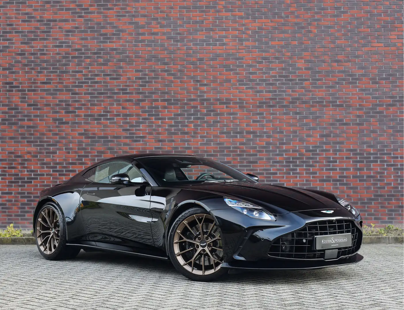 Aston Martin Vantage 4.0 V8 | Quicksilver uitlaat - Onyx Black Schwarz - 1