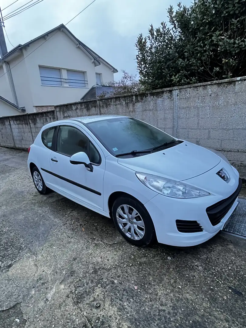 Peugeot 207 1.4 HDi 70ch Premium - 1