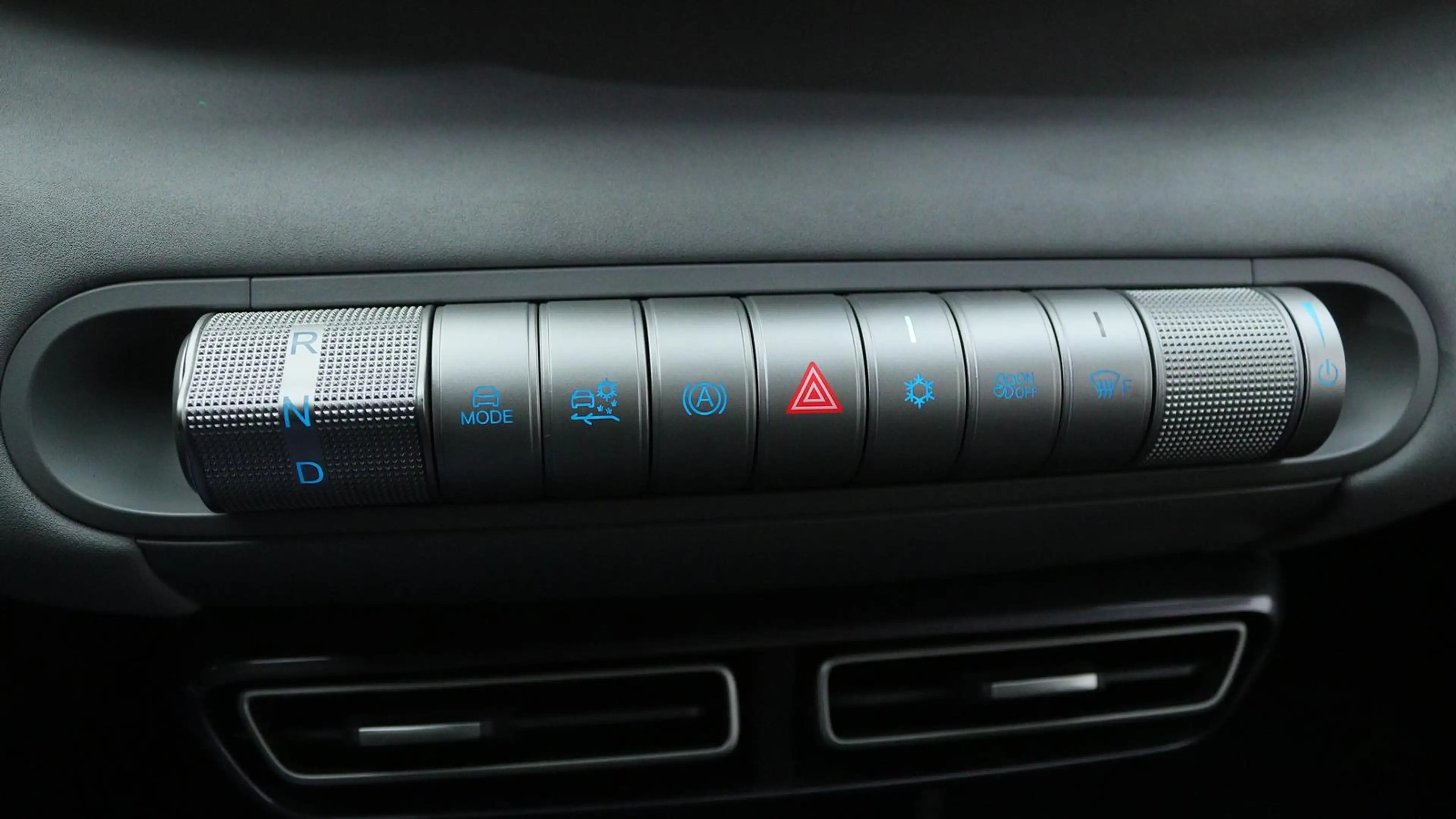 BYD Dolphin Surf Boost 43 kWh / Navi / ACC / Elektr. Sitze V. / PDC — photo 15