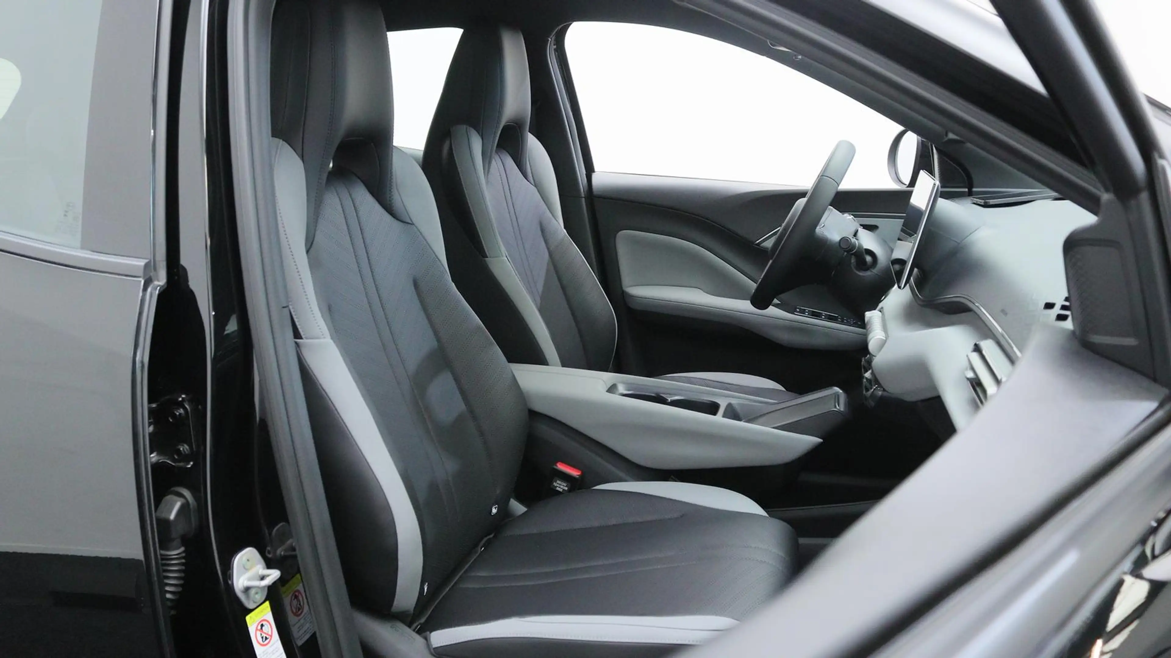 BYD Dolphin Surf Boost 43 kWh / Navi / ACC / Elektr. Sitze V. / PDC — photo 9