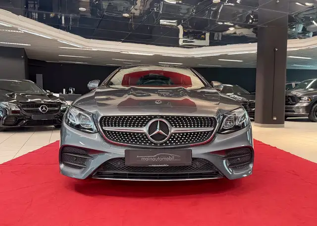 Mercedes-Benz E 300 Coupe AMG LED 2.HAND 360Grad Burmester