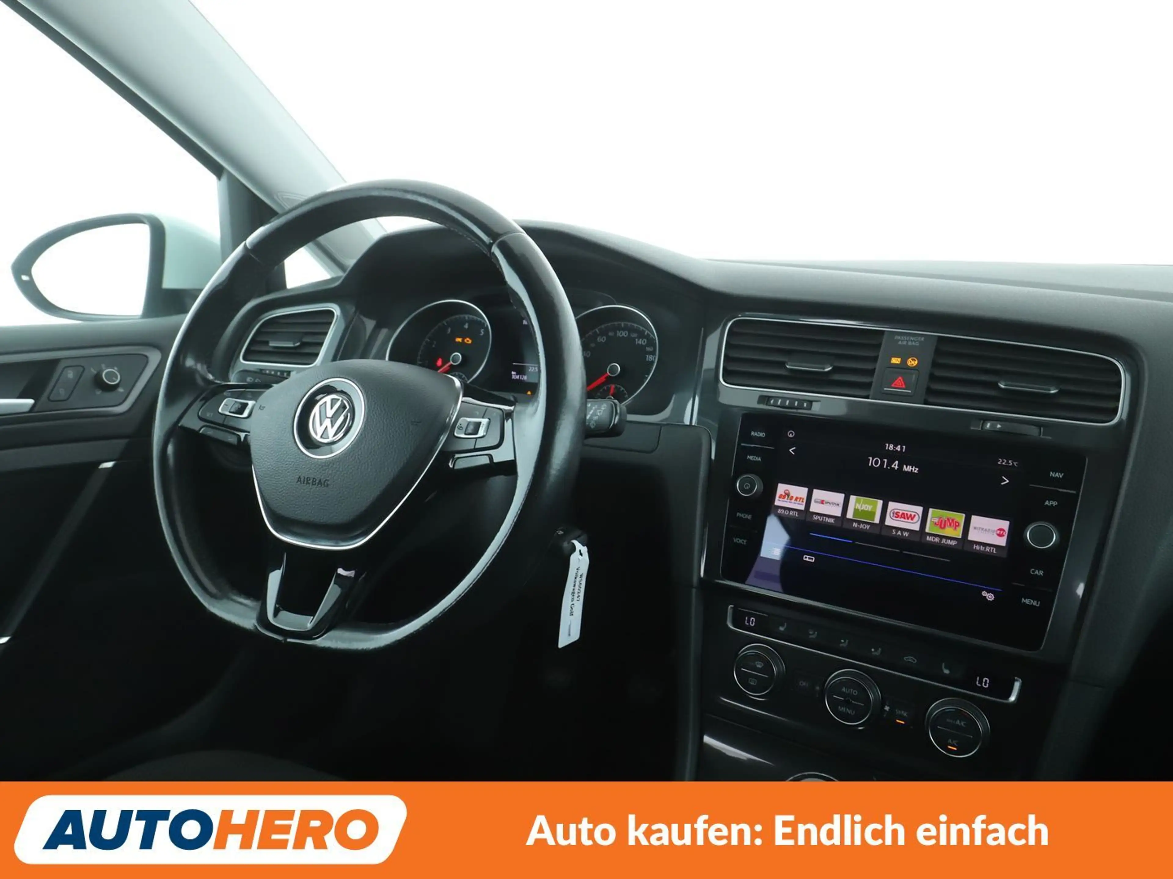 Volkswagen Golf 1.0 TSI Comfortline BlueMotion Tech*NAVI*ACC*PDC* — photo 13