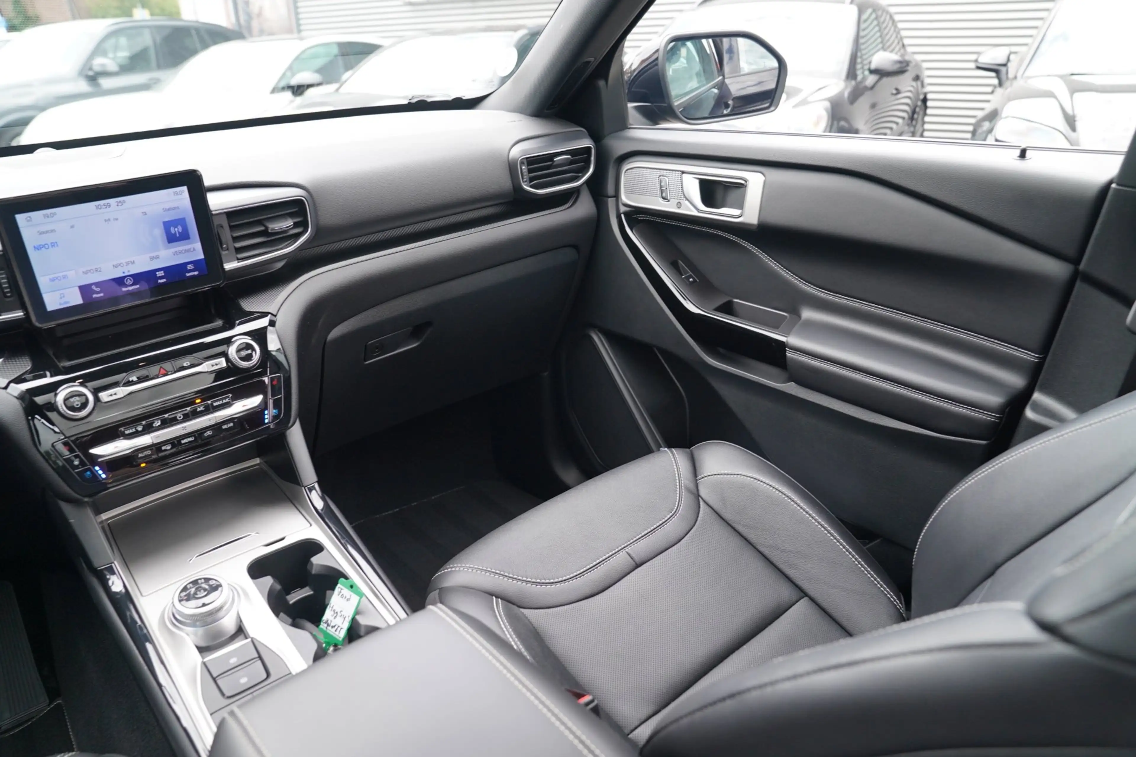 Ford Explorer 3.0 V6 EcoBoost PHEV ST-Line | Panorama | Adaptiev — photo 25