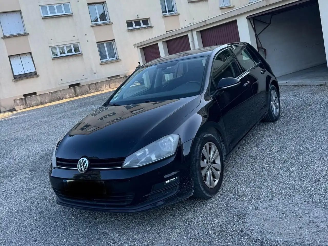 Volkswagen Golf Standard Model