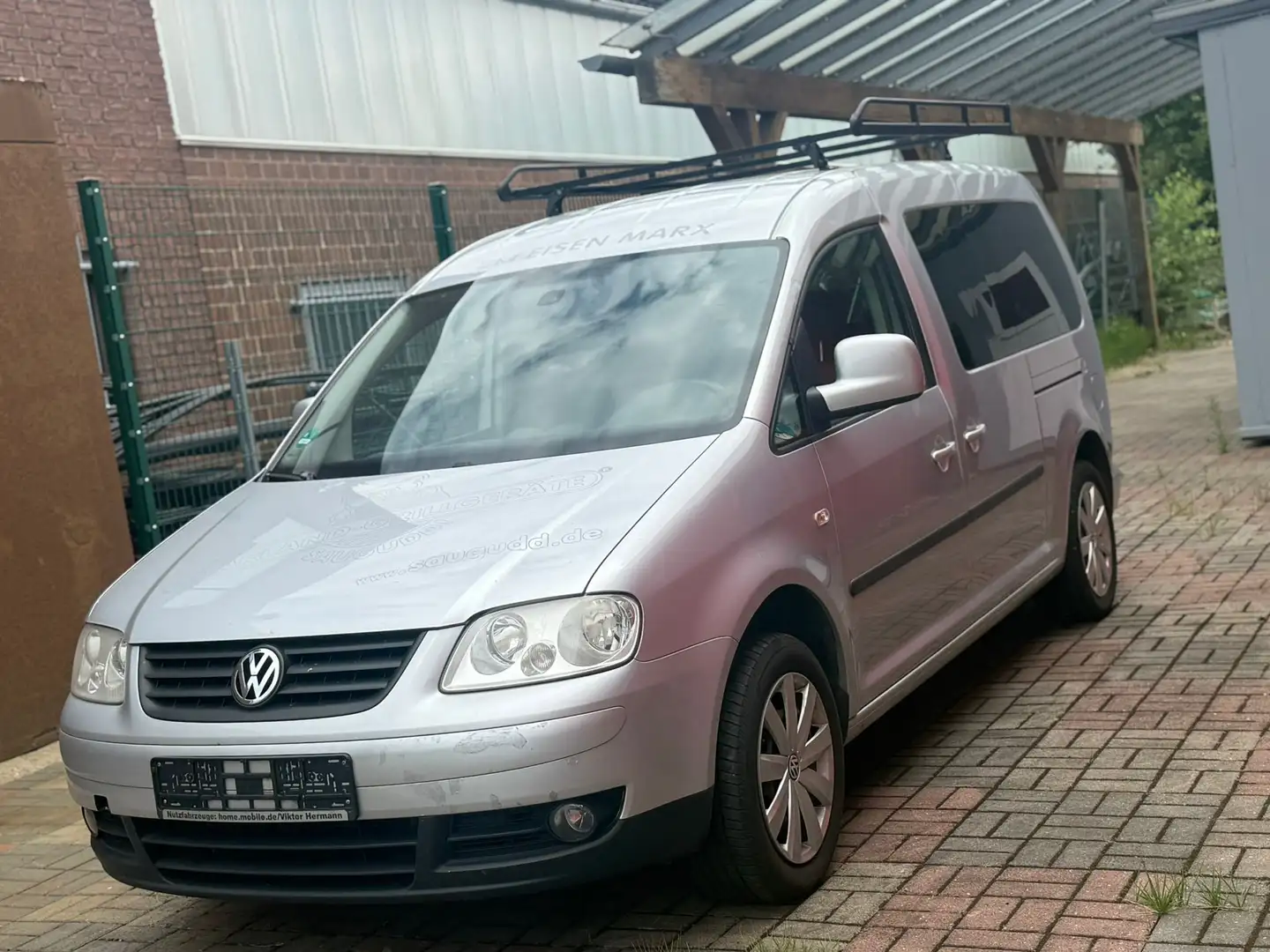 Volkswagen Caddy Maxi Life 2.0 TDI Klima AHK 7 Sitze Tempomat Grau - 1
