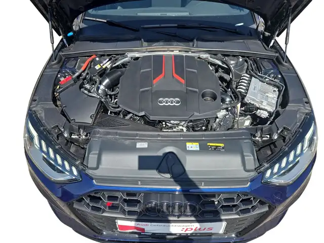 Audi S4 view 12