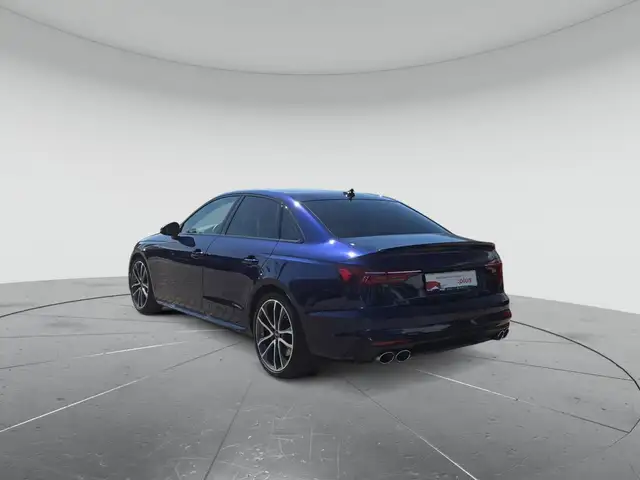 Audi S4 view 3