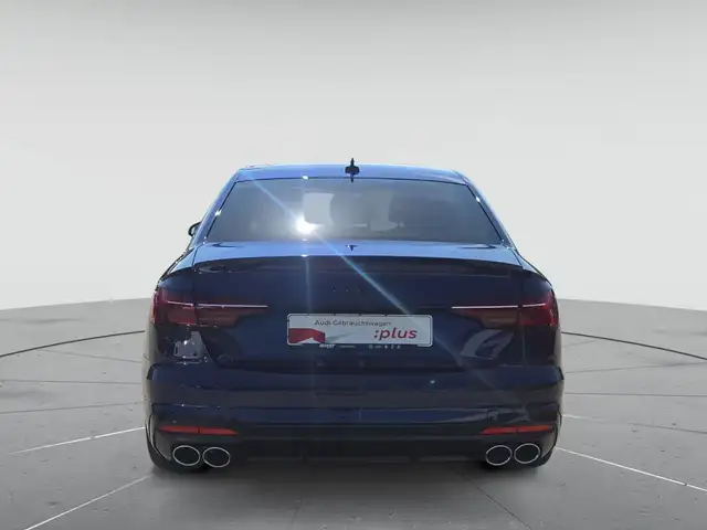 Audi S4 view 7
