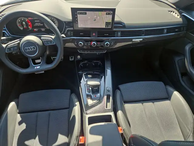 Audi S4 view 8