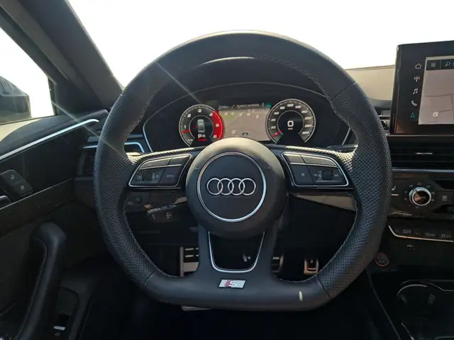 Audi S4 view 13