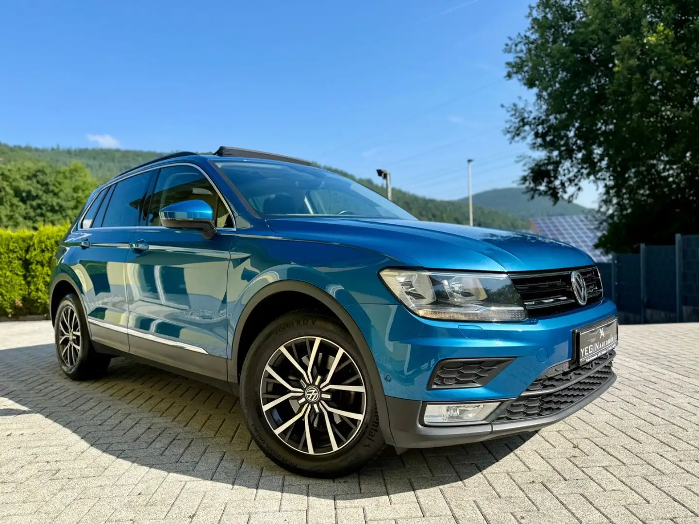 Volkswagen Tiguan 1.4 TSI Comfortline Virtual-Pano-HUD-360° Blau - 1