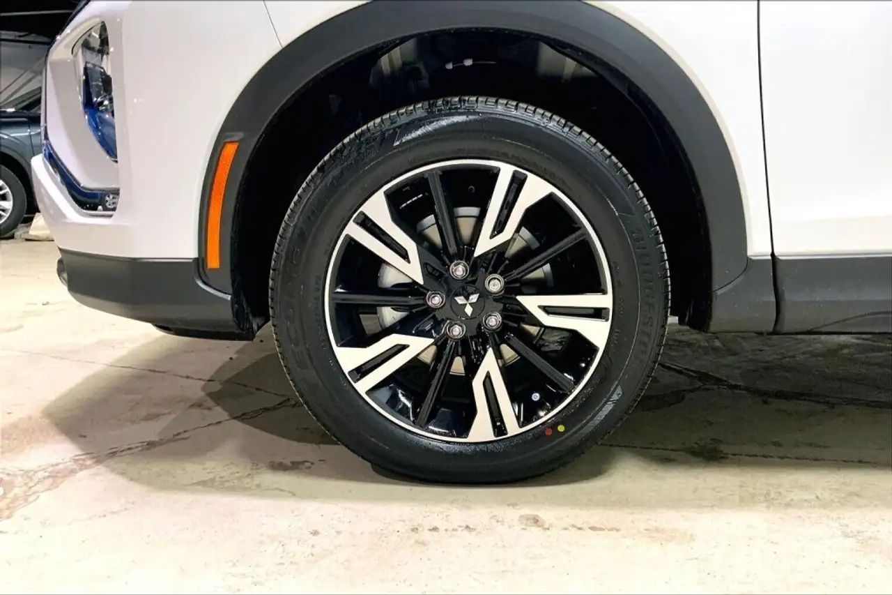 Mitsubishi Eclipse Cross photo Mitsubishi Eclipse Cross