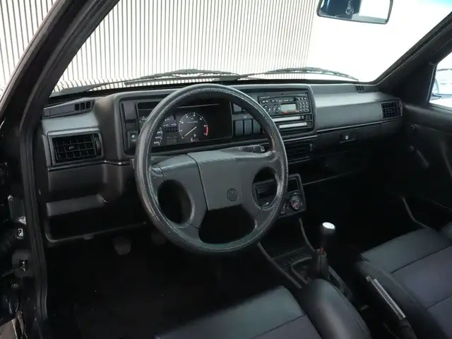 Volkswagen Golf view 3