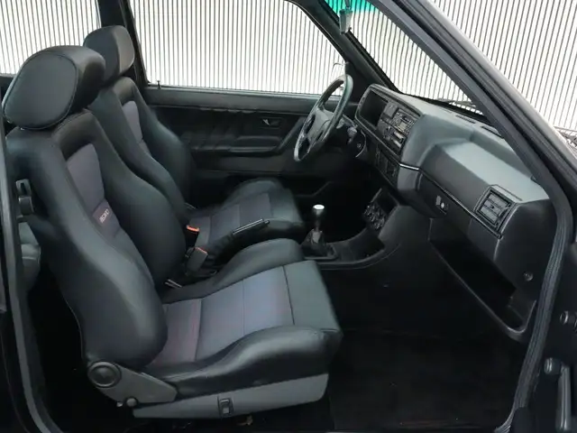 Volkswagen Golf view 9