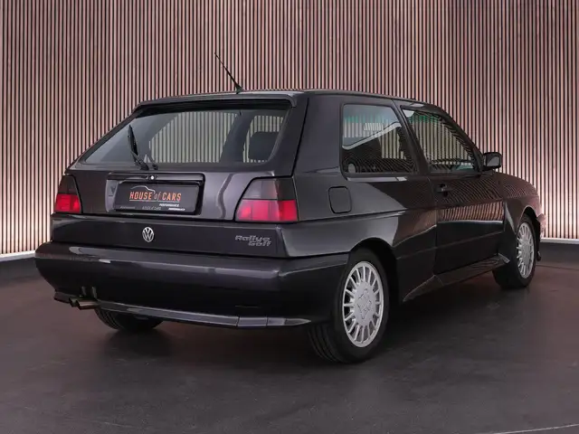 Volkswagen Golf view 2