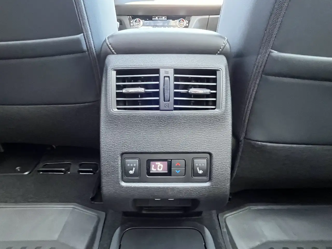 Mitsubishi Outlander снимка Mitsubishi Outlander
