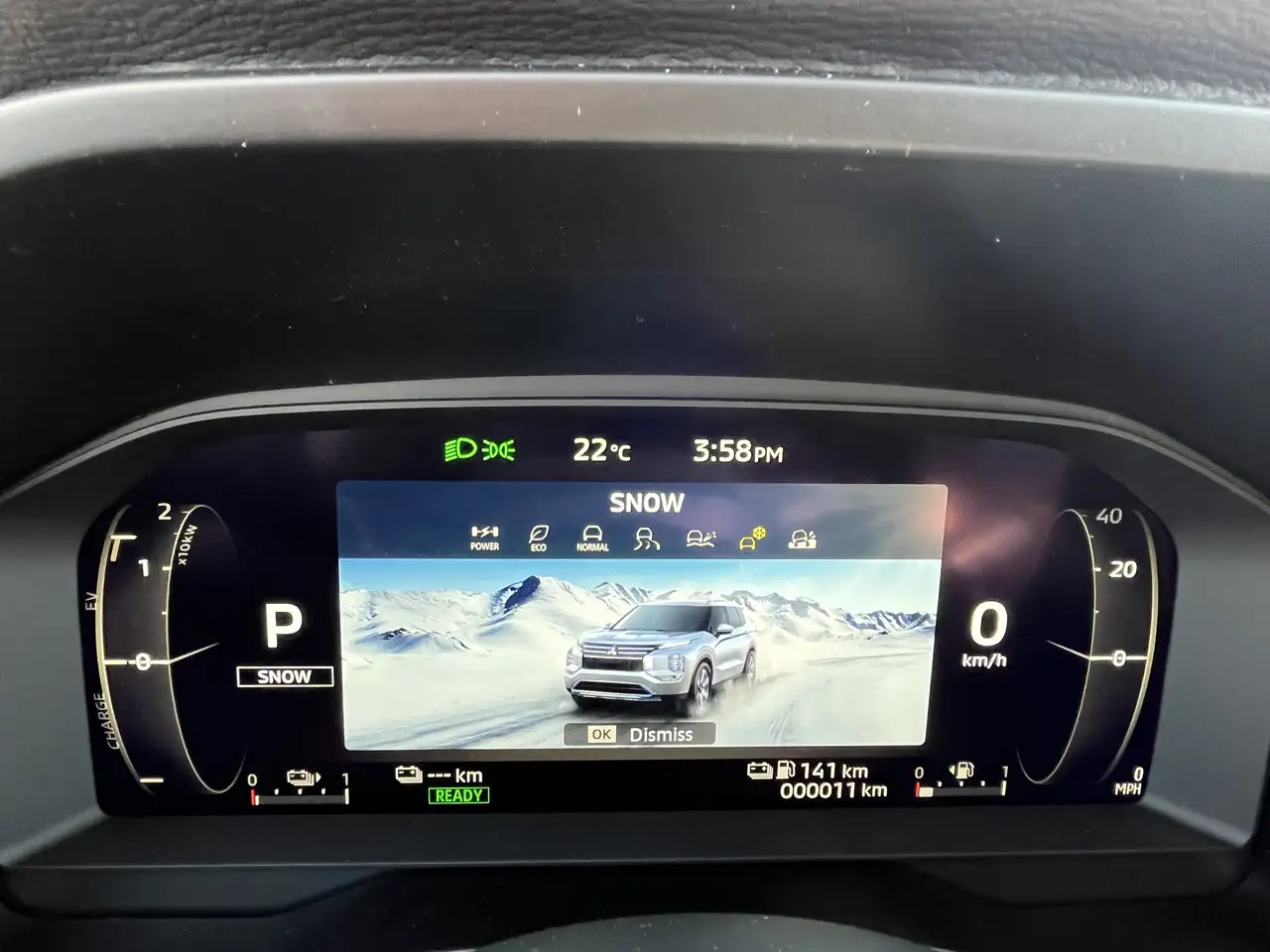 Mitsubishi Outlander снимка Mitsubishi Outlander