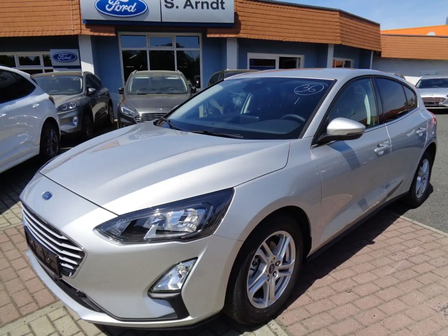 Ford Focus 125PS Cool-Connect Klimaaut Winterp Sichtp Argent - 1