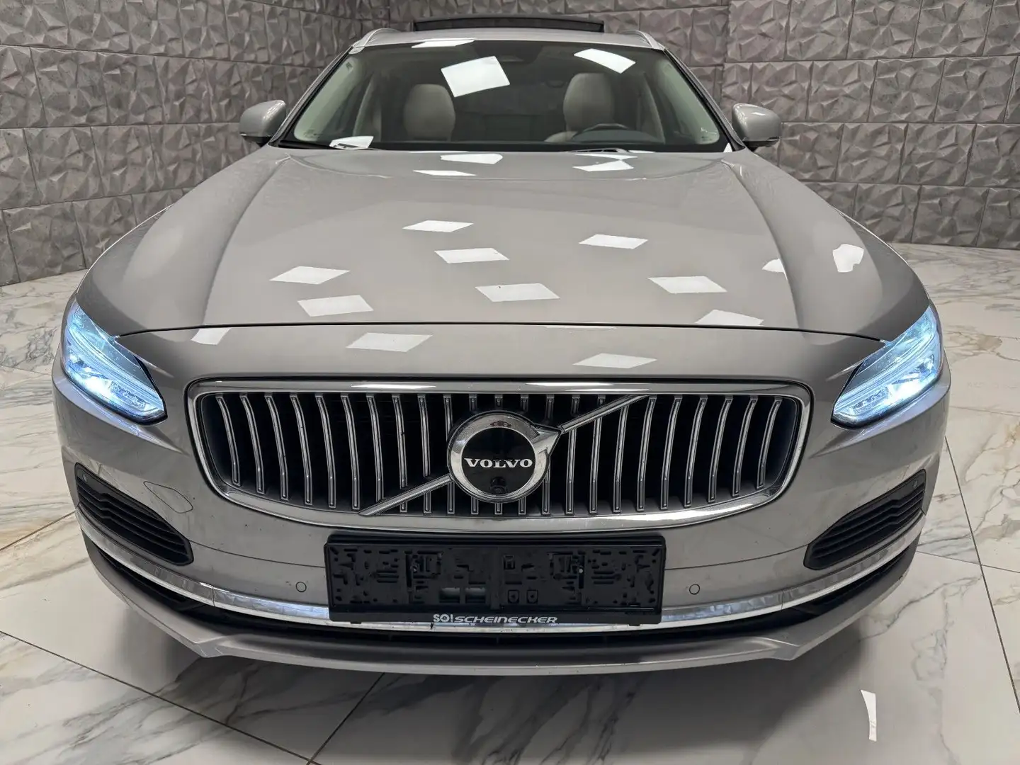 Volvo V90 Kombi Plus Bright Recharge Plug-In Hybrid AWD Silber - 2