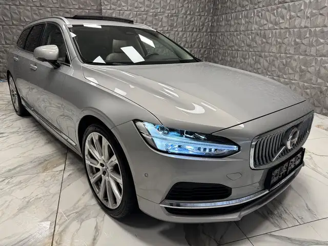 Volvo V90 Kombi Plus Bright Recharge Plug-In Hybrid AWD