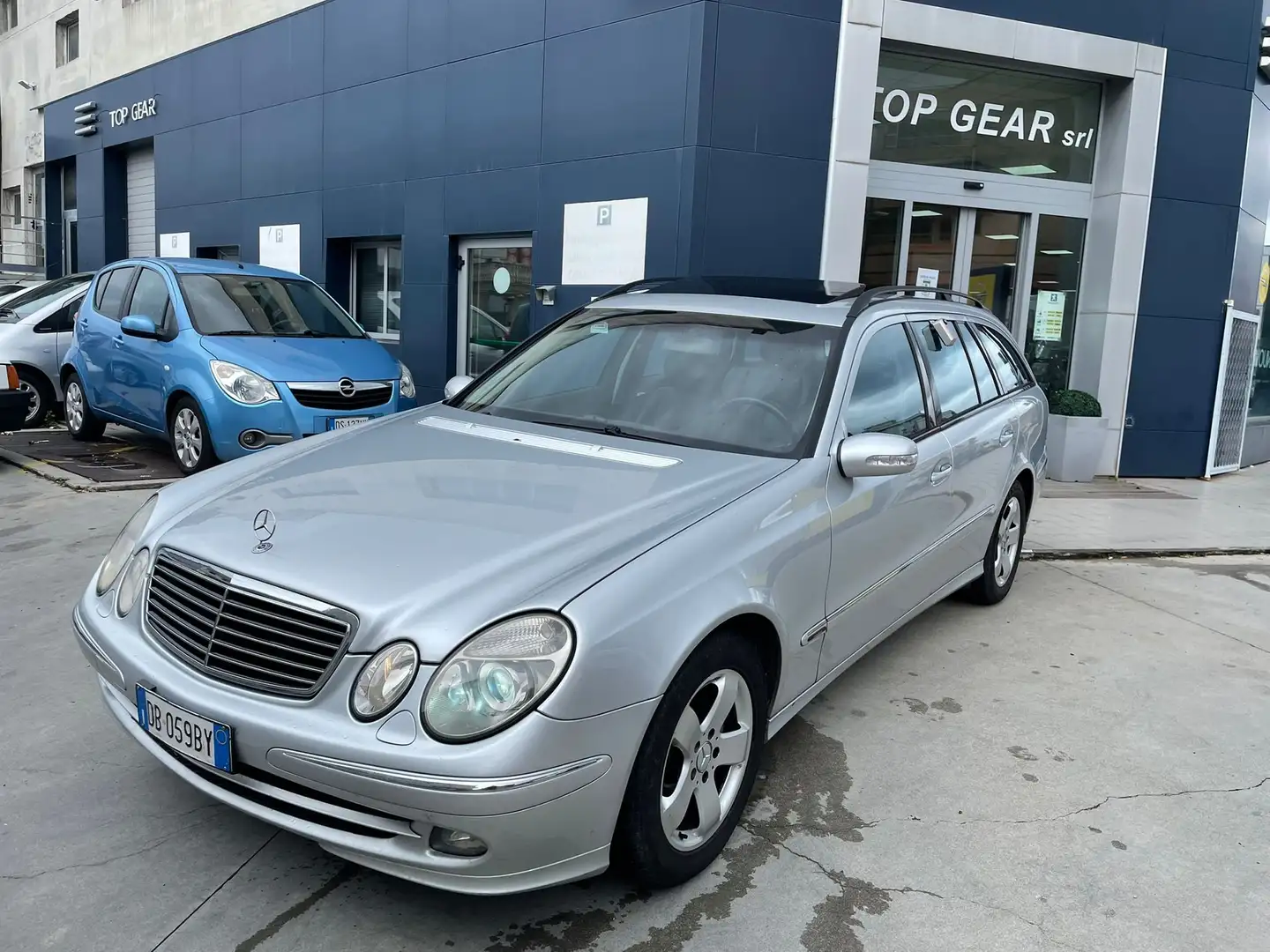 Mercedes-Benz E 220 CDI cat S.W. Avantgarde Gris - 1