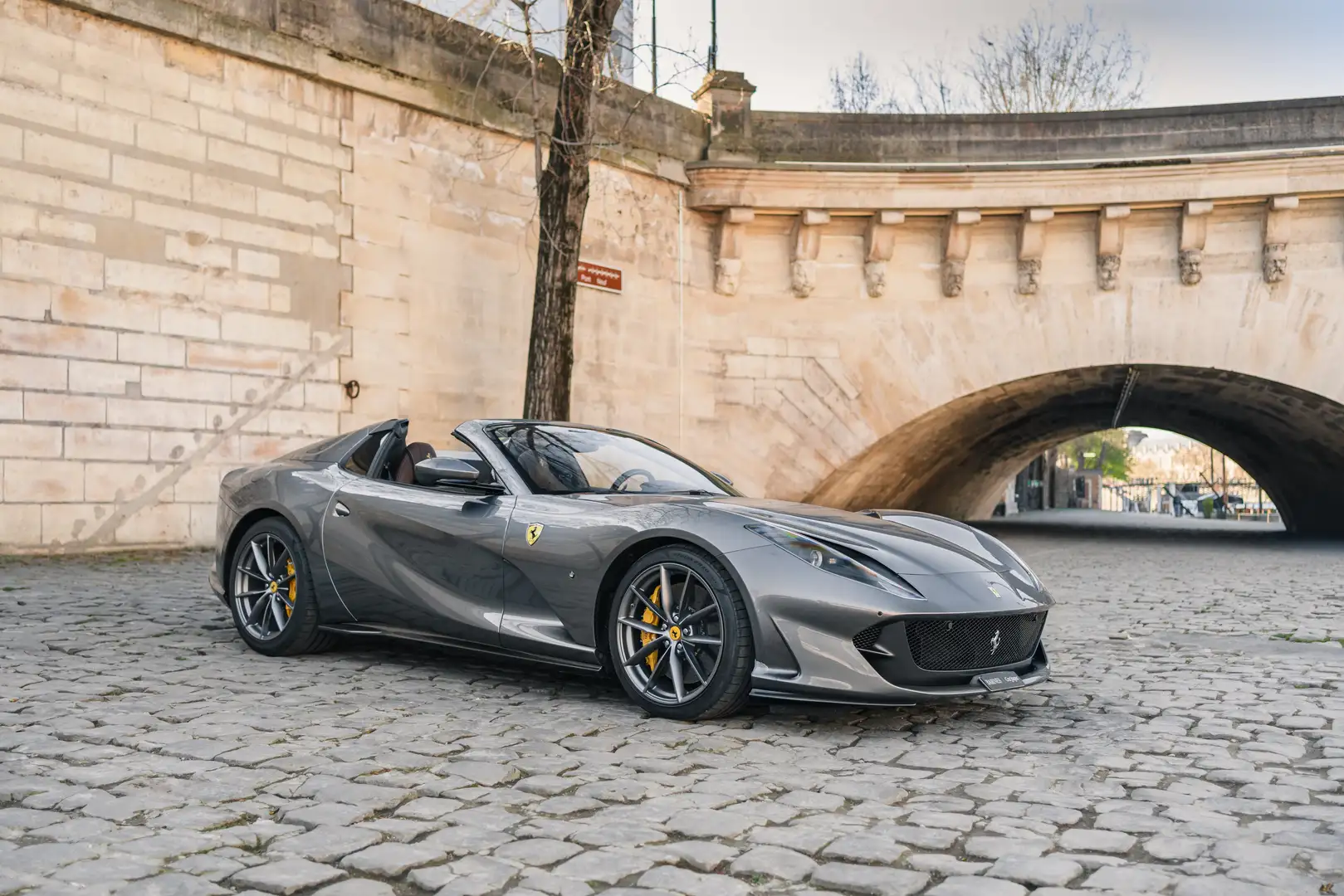 Ferrari 812 GTS 6.5 V12 800ch Gris - 2
