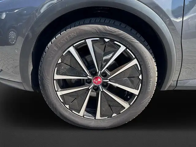 DS Automobiles DS 7 view 8