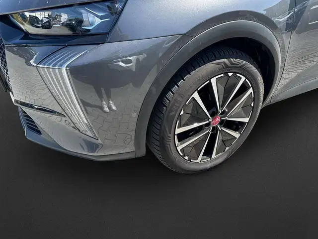 DS Automobiles DS 7 view 9