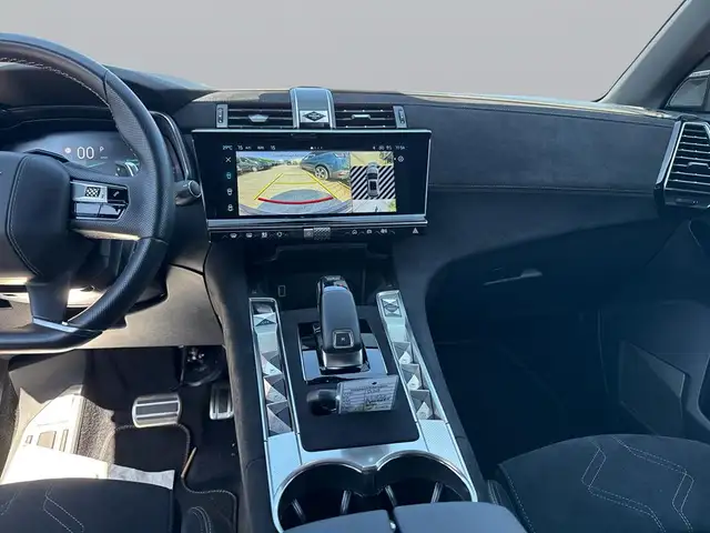 DS Automobiles DS 7 view 10