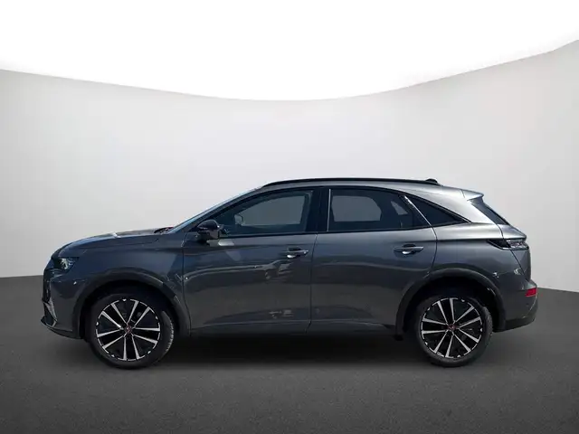 DS Automobiles DS 7 view 5