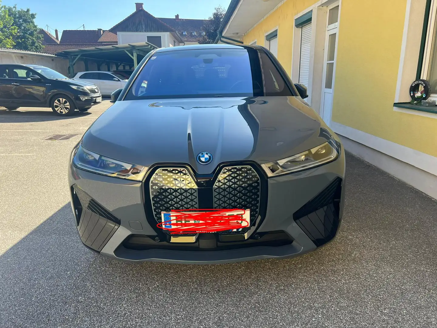 BMW iX iX xDrive50 105kWh Grau - 2