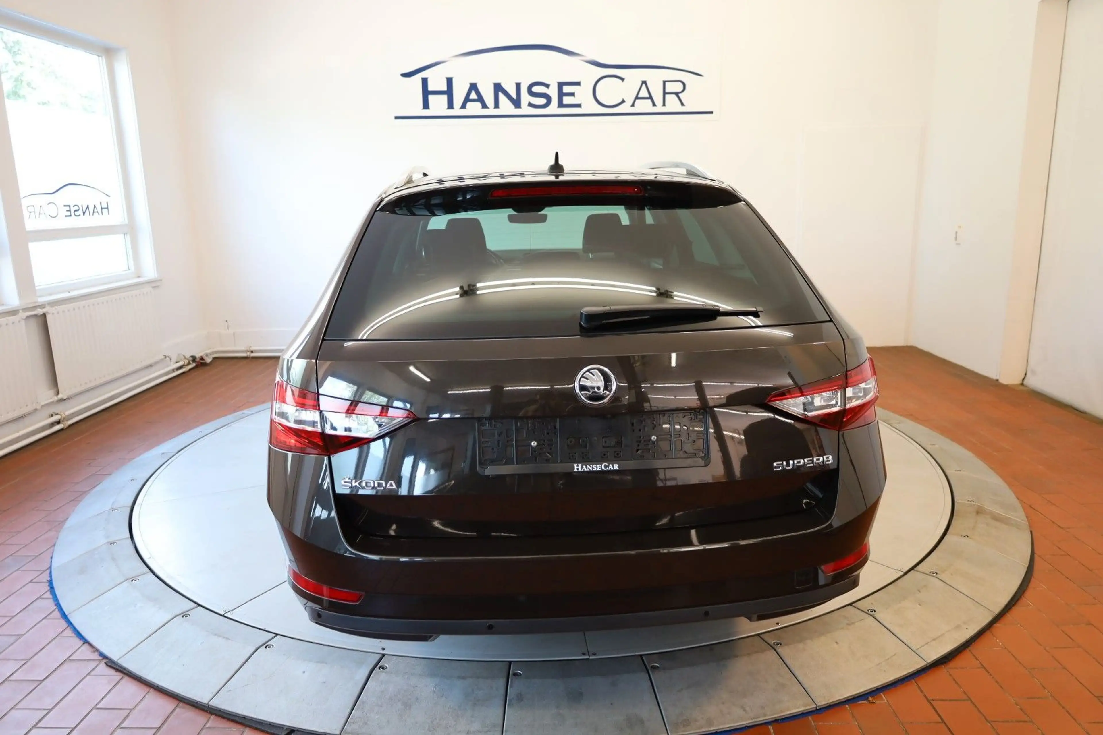 Skoda Superb Combi Style/Navi/R.Kamera/ACC/Garantie ! — photo 9