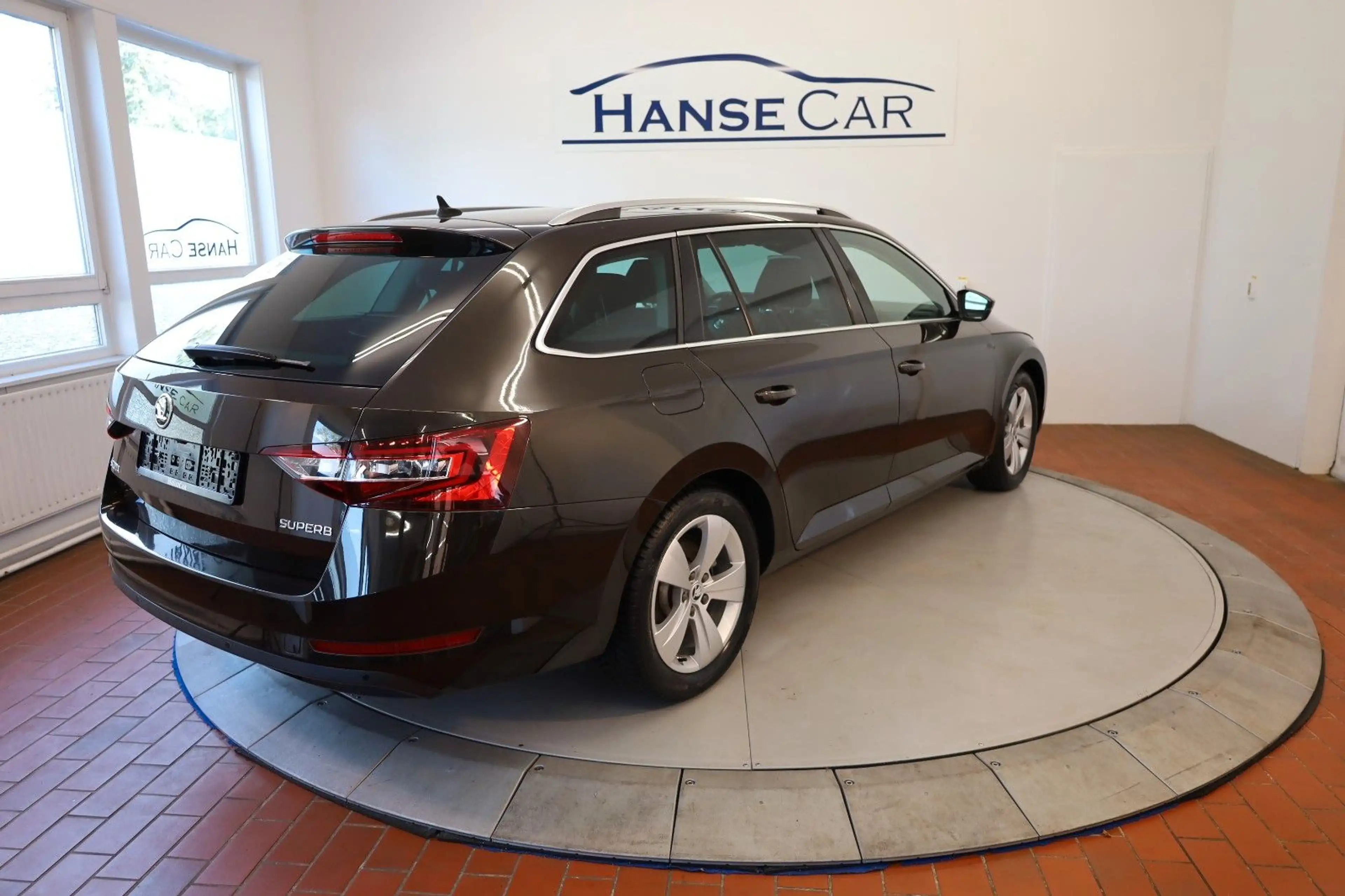 Skoda Superb Combi Style/Navi/R.Kamera/ACC/Garantie ! — photo 6