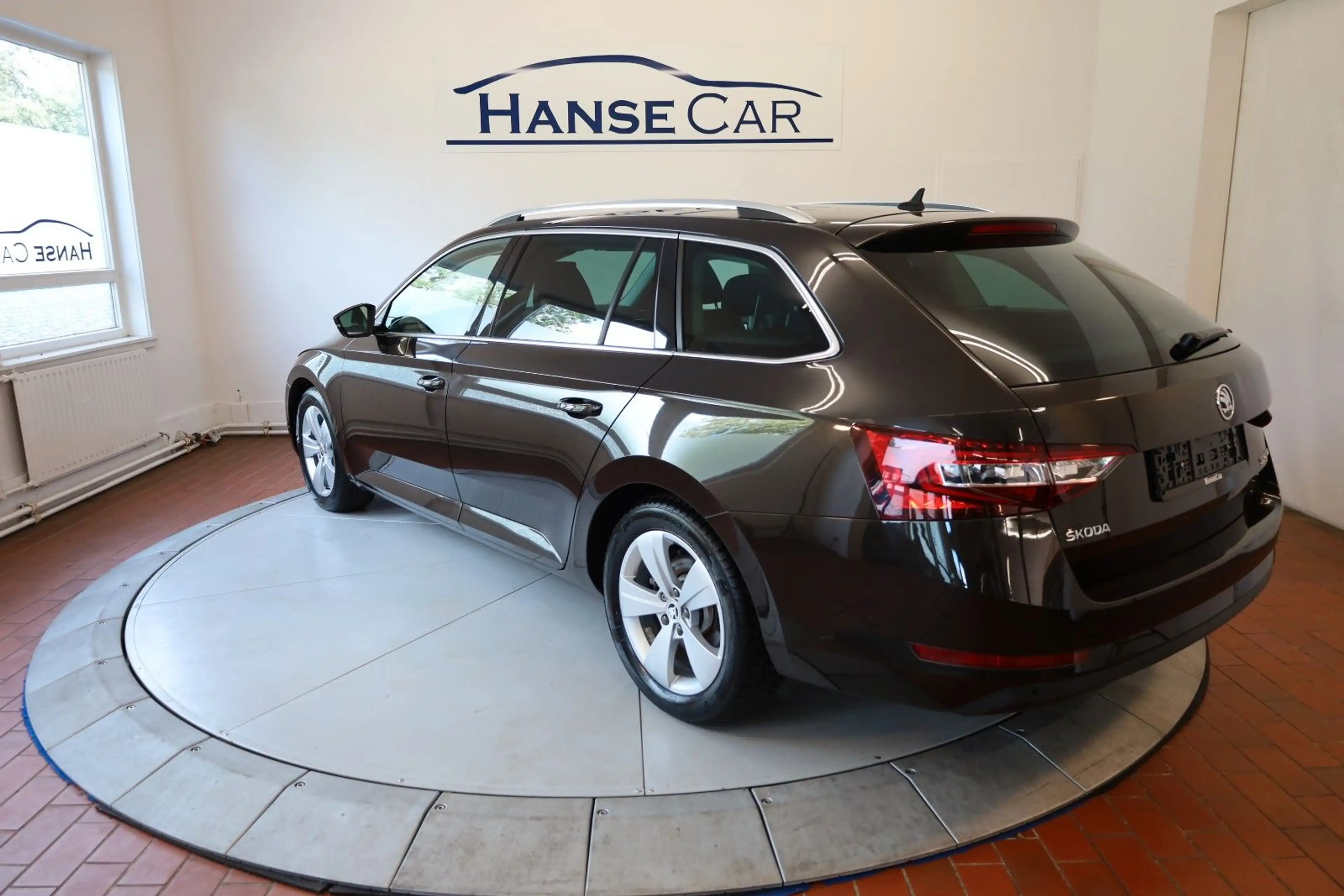 Skoda Superb Combi Style/Navi/R.Kamera/ACC/Garantie ! — photo 5