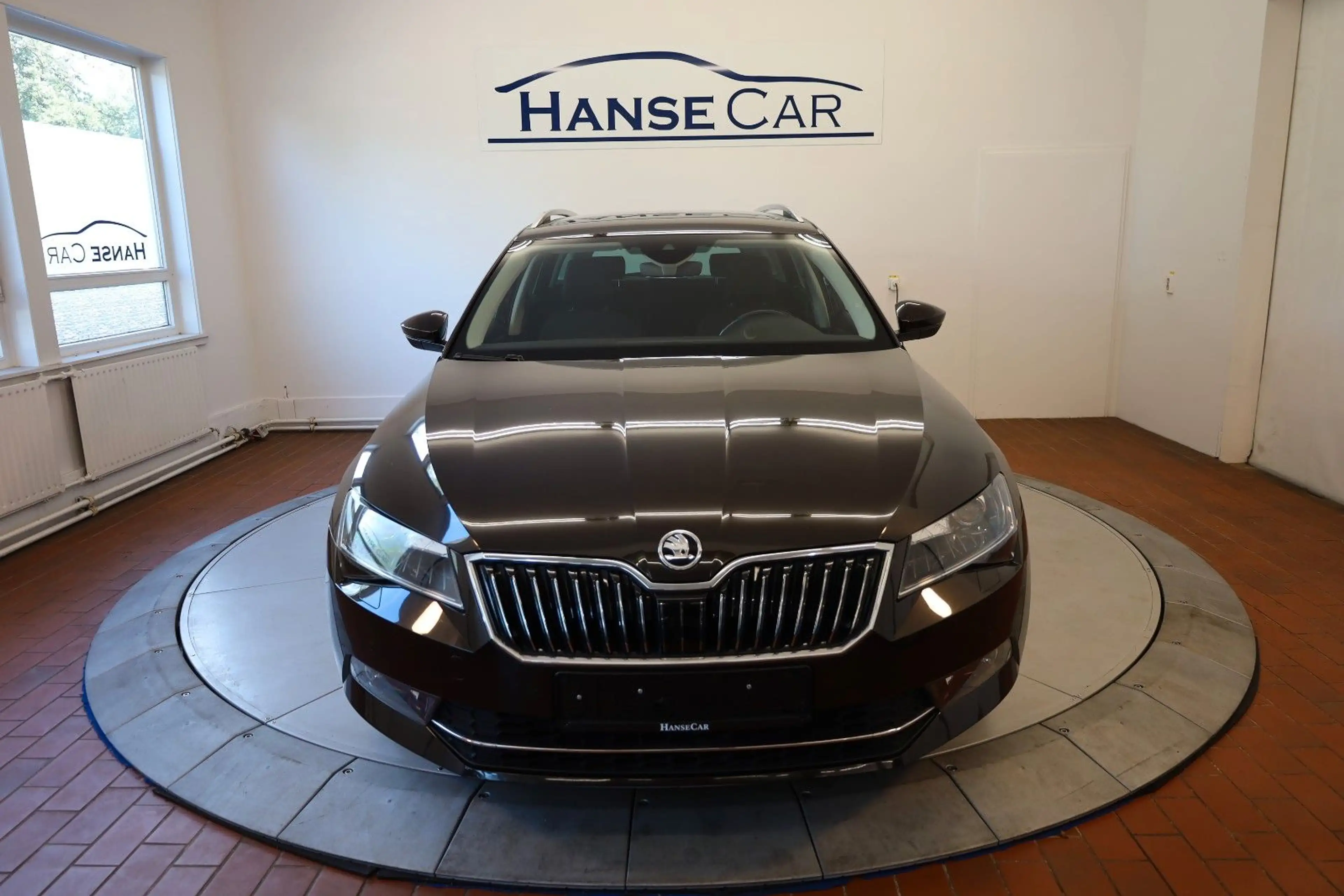 Skoda Superb Combi Style/Navi/R.Kamera/ACC/Garantie ! — photo 7