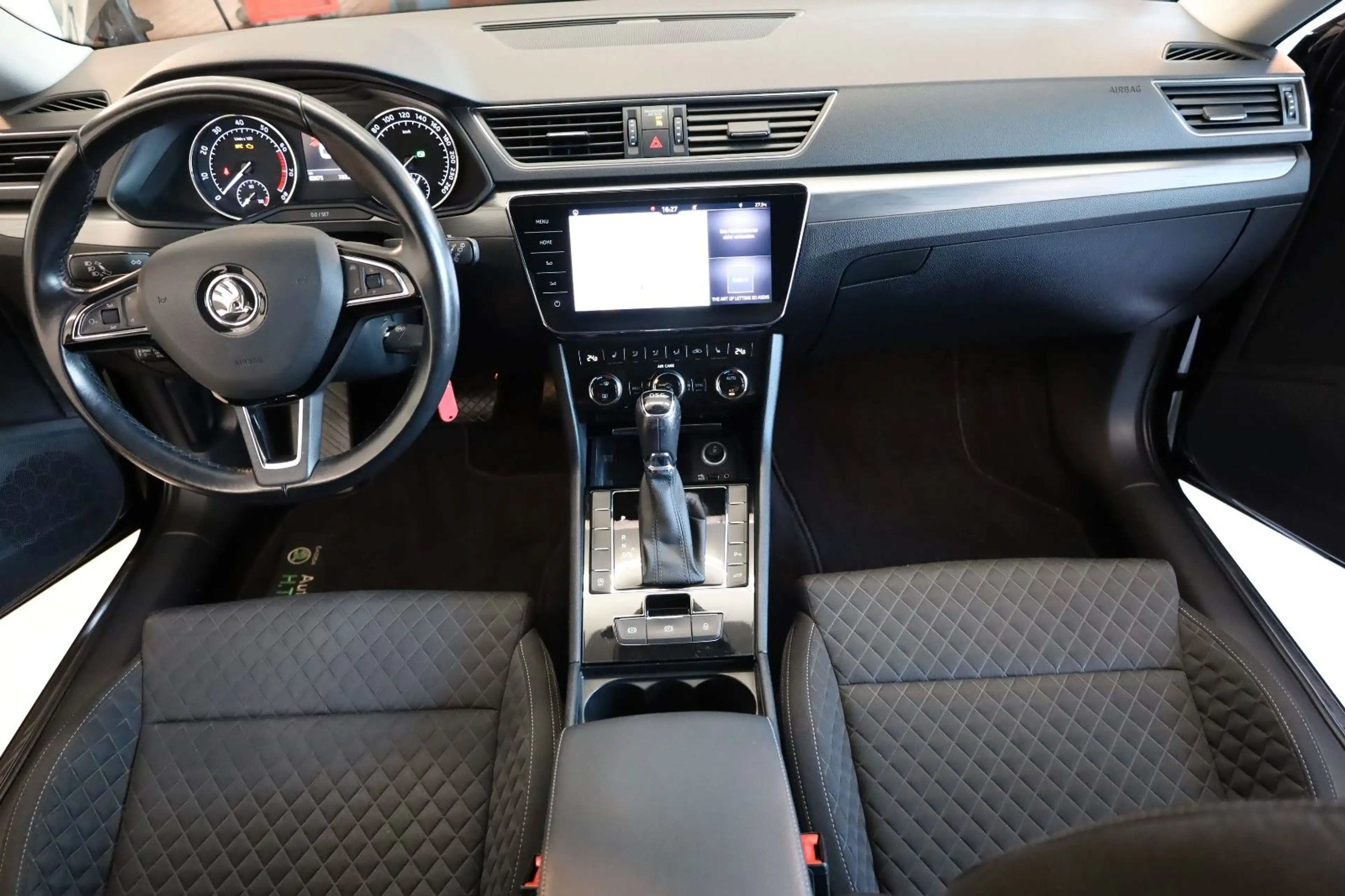 Skoda Superb Combi Style/Navi/R.Kamera/ACC/Garantie ! — photo 13