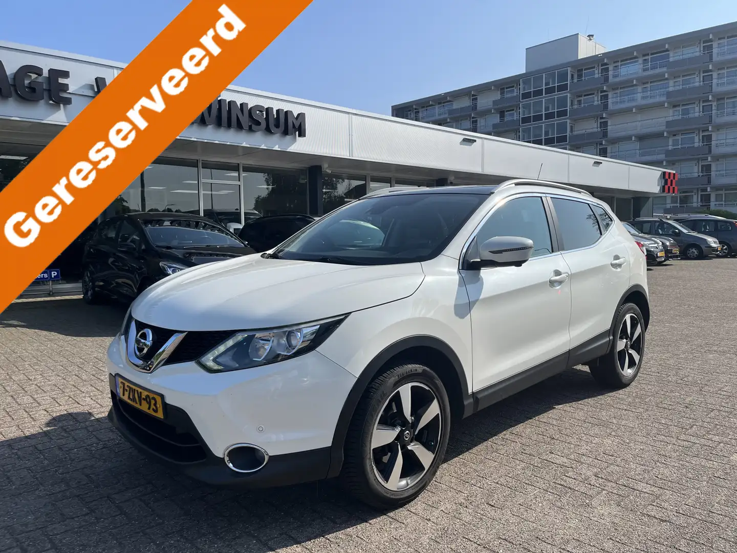 Nissan Qashqai 1.2 Connect Edition Panodak Navi cruise Lmv Trekha White - 1